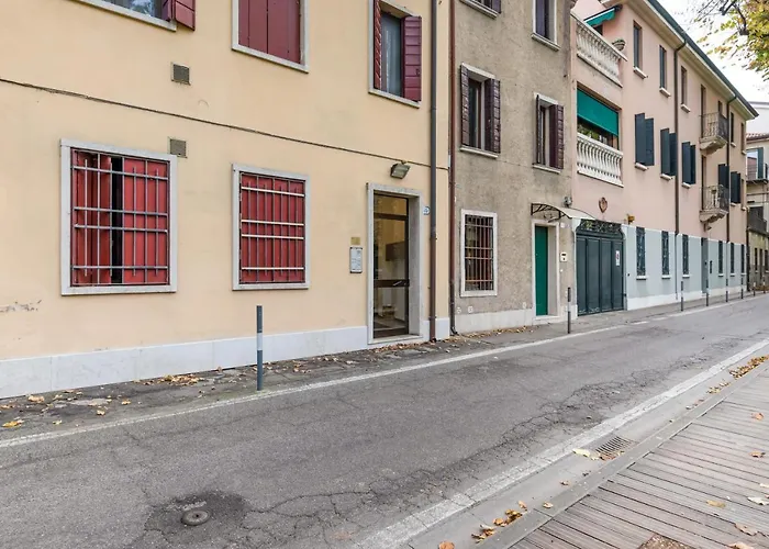 Essential Apartment A 5 Min Da Piazza Dei Signori